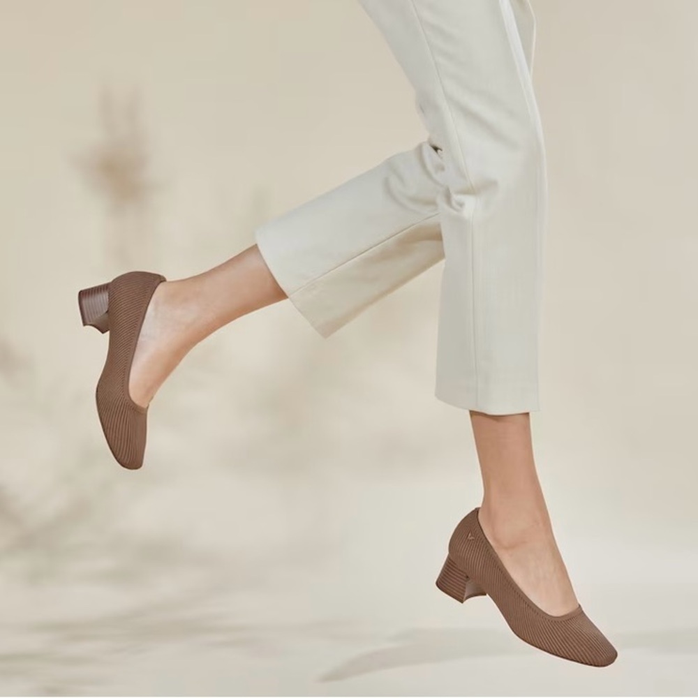 Vivaia Melody in Espresso size 39